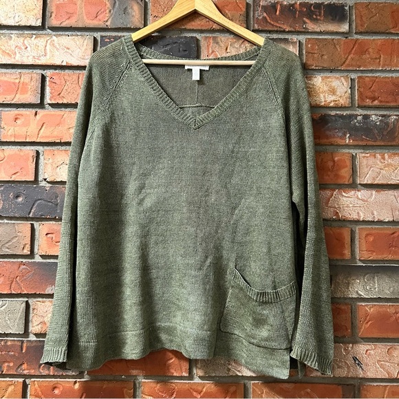 Eileen Fisher 100% Linen V-neck Patch Pocket Sweater - Picture 2 of 5